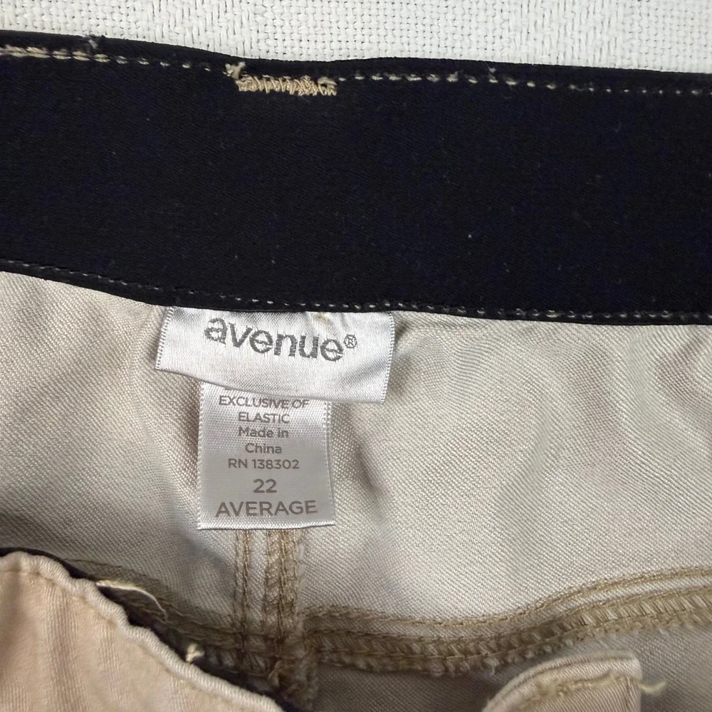 Avenue Tan Ankle Pants Womens 22 Average Khaki Side Zip Straight Leg Stretch